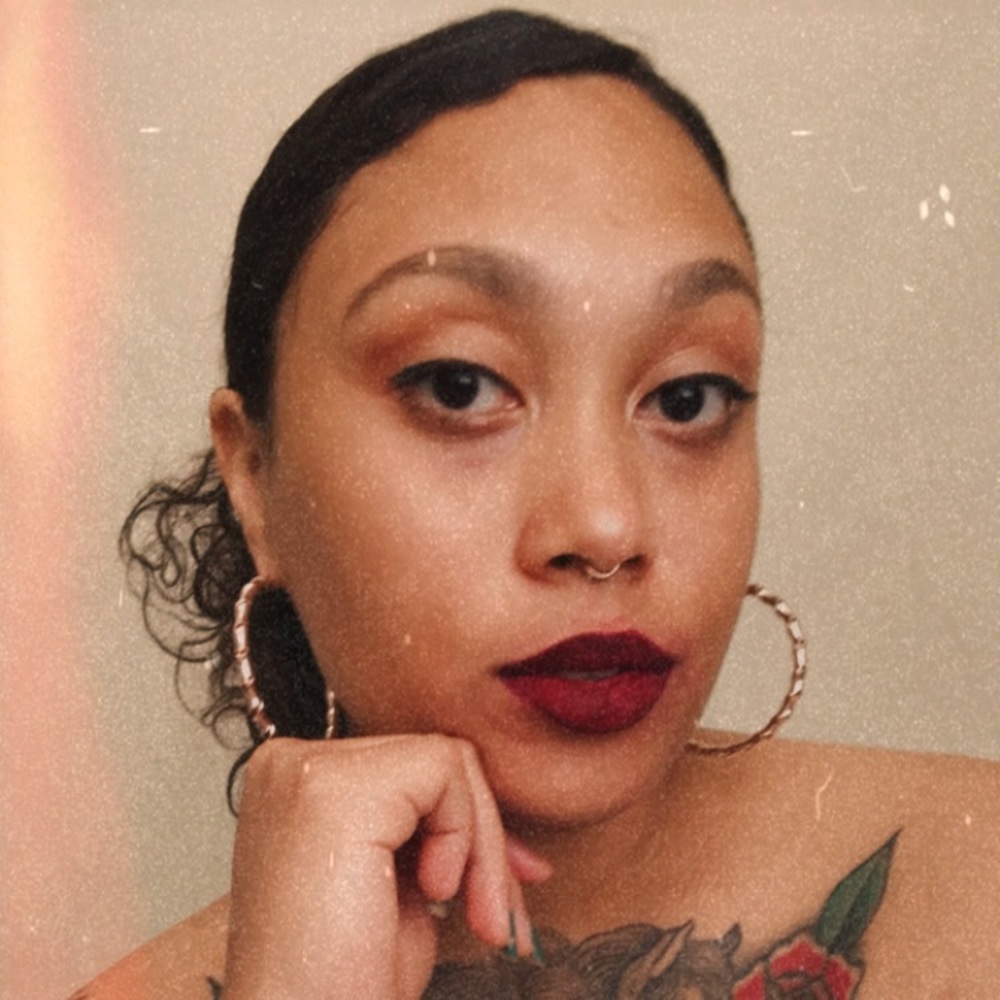 Meet your Posher, Alia